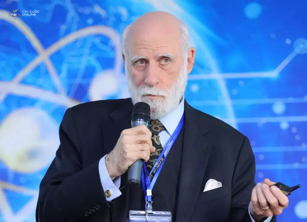 Giáo sư Vinton Gray Cerf trong buổi giao lưu sau lễ trao giải ngày 21/12/2022 tại Hà Nội. Ảnh:Phương Linh